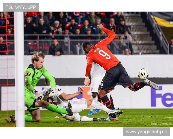 曼联进攻组织混乱问题显现，对球队近期表现形成制约