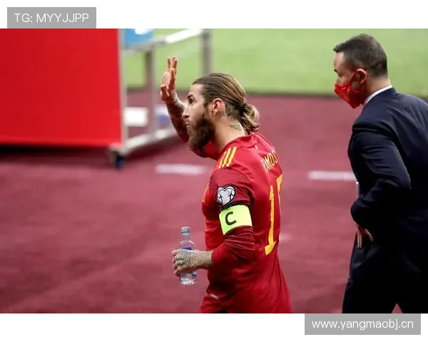 拉莫斯训练完直接去奢侈品店扫货，这自律和消费欲也太分裂了